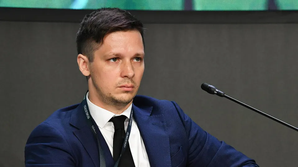 Аналитический обзор роста роли государства в экономике России, бюджетных прогнозов и новых налоговых реформ, влияющих на бизнес и инвестиции.