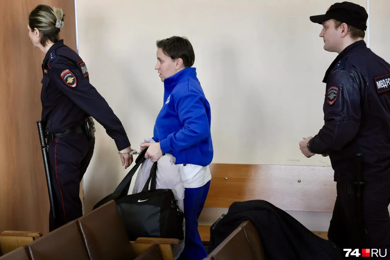 Жительница Челябинской области организовала схему продажи сертификатов на дешёвые авиабилеты, пострадало около 250 человек. Суд обязал вернуть почти 16 млн рублей.