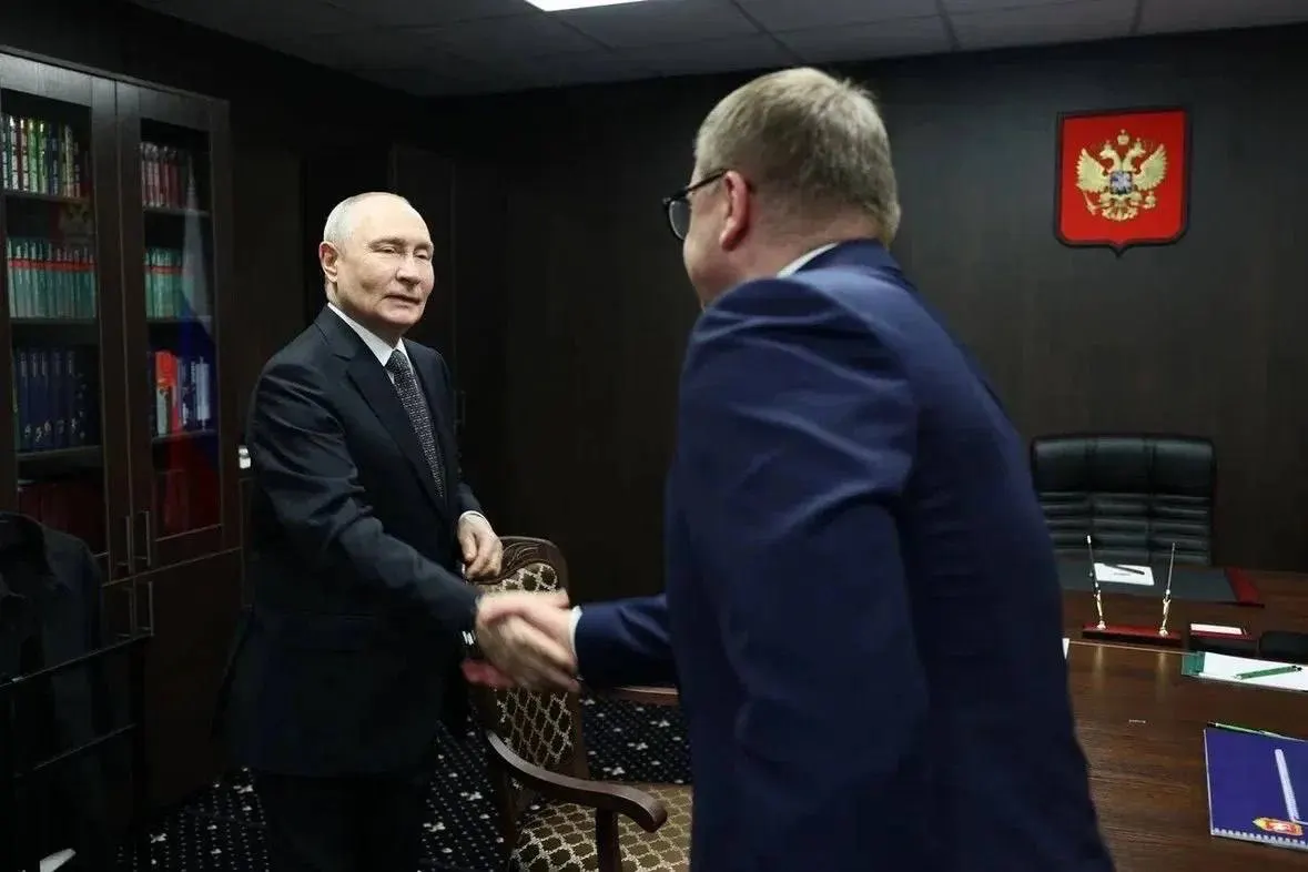 Заявления о росте экономики расходятся с данными статистики, дефицитом бюджета и скандалами вокруг проектов на оккупированных территориях.
