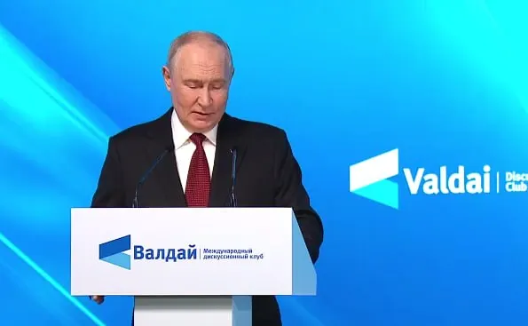Президент подчеркнул, что Россия действует в ответ на агрессию, а мир должен искать общие пути и жить в мире.