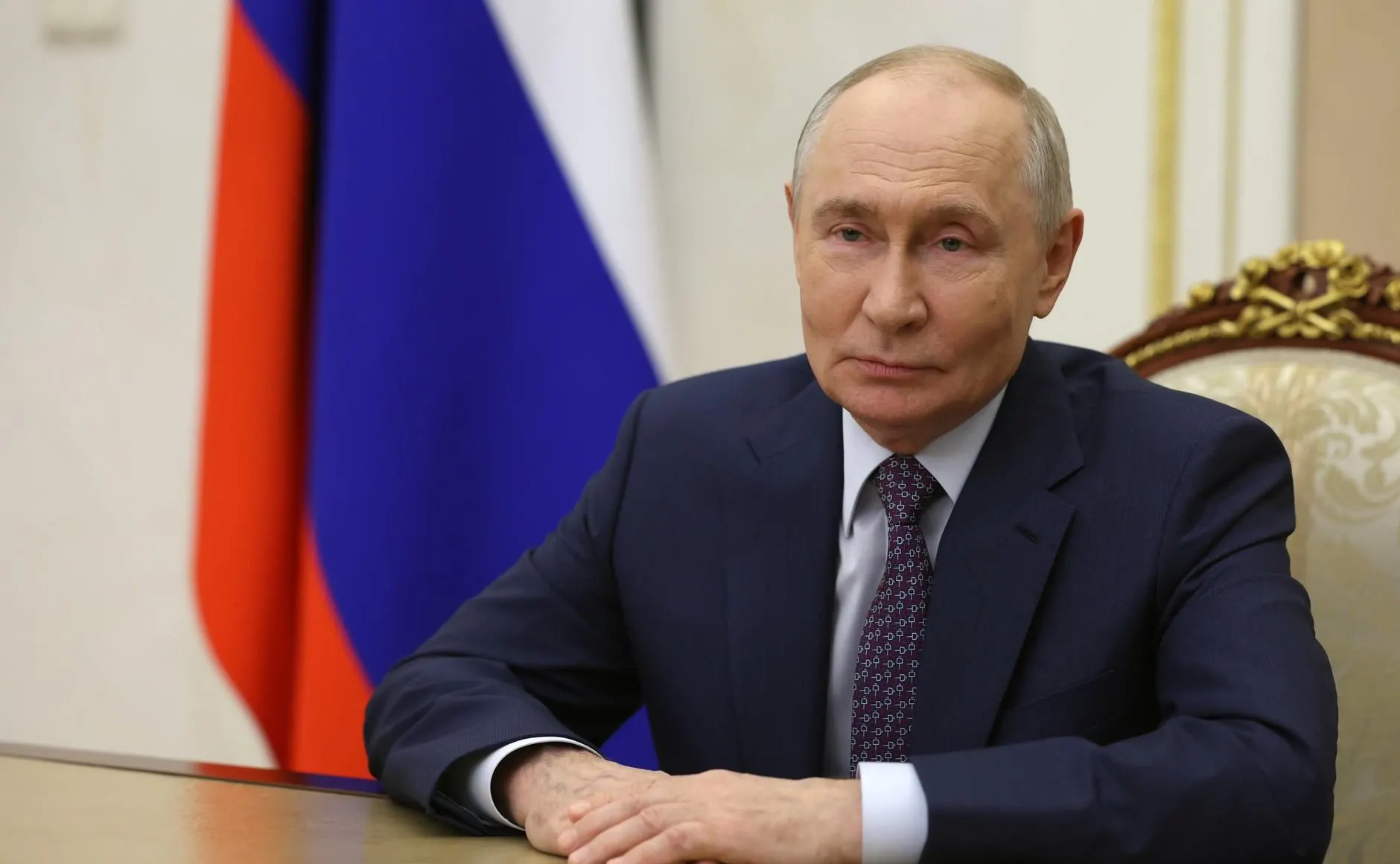 Президент поздравил педагогов с профессиональным праздником и отметил важность их труда.