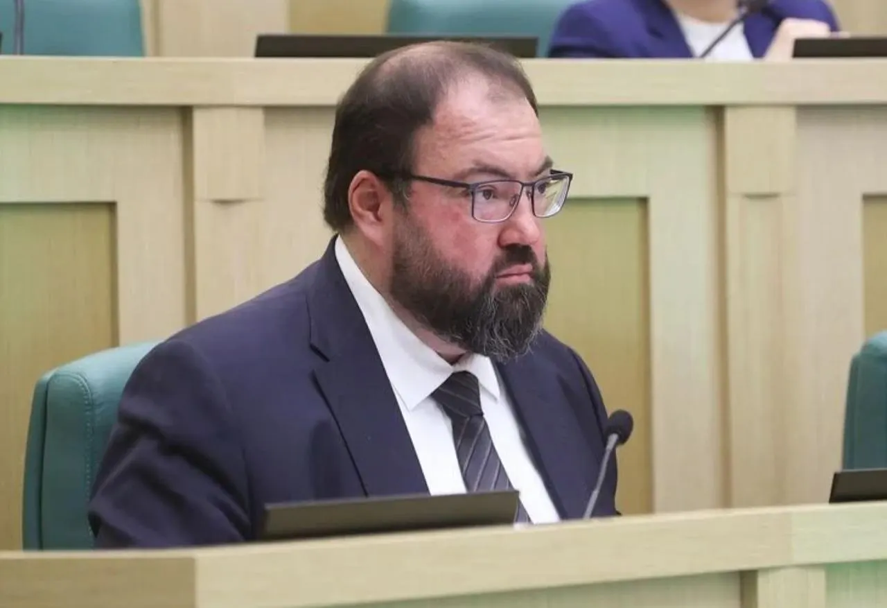 Минцифры и Минобороны обсуждают меры по защите дата‑центров на фоне атак БПЛА на объекты Яндекса; восстановление дата‑центров может занять месяцы.