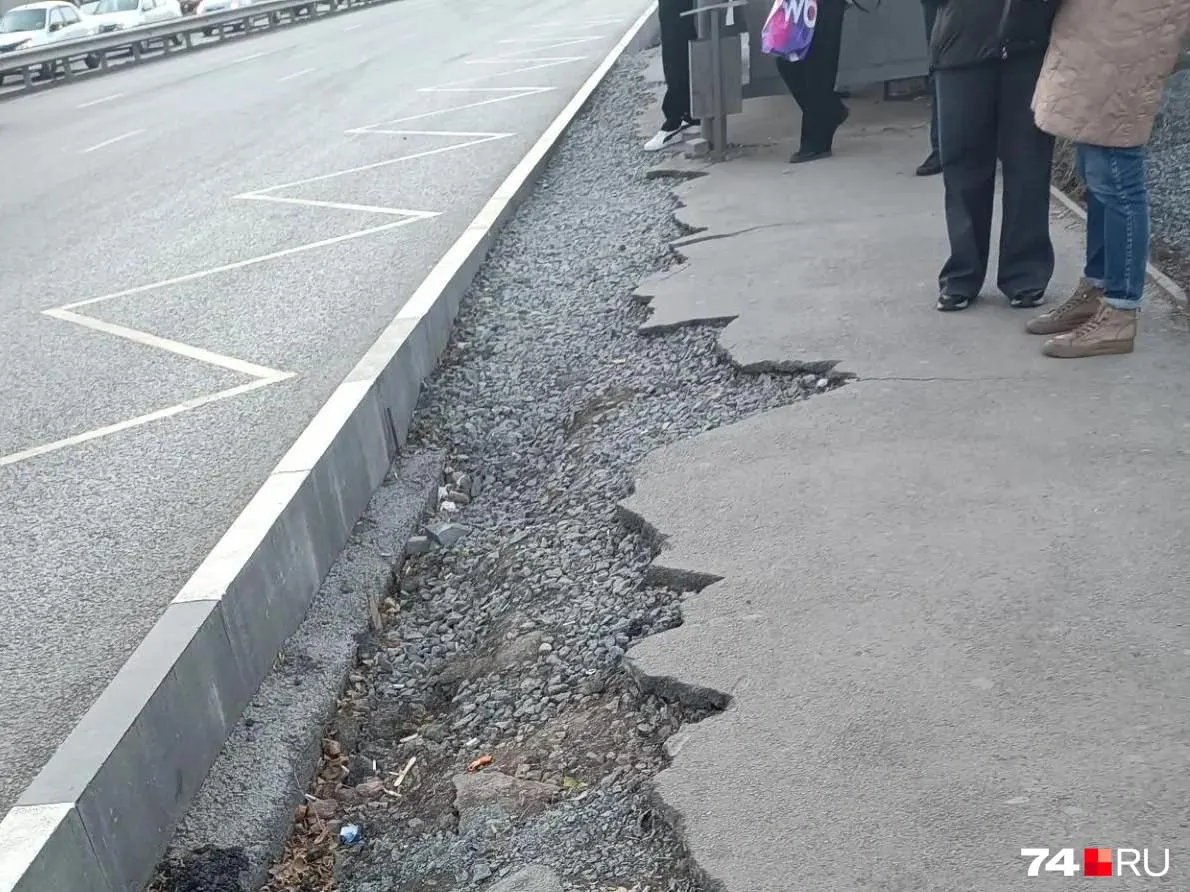 На участке от Трубникова до Горелова продолжаются работы. Остановки планируют привести в порядок к концу сезона, точной даты нет.